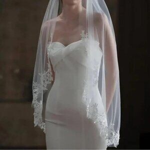 Wedding veil Embroidered with Golden Hair Comb New ✨✨